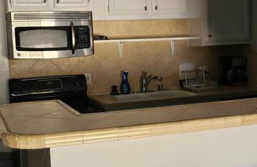 2bdr Bluff Heights Condo walking distance to beach - Foto 15