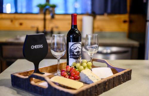 Hickory Bear - Cabin surrounded by pines, Sleeps 10, Hot Tub, Fire Pit, Arcade, Foosball Table & Deck Slide - Photo 13