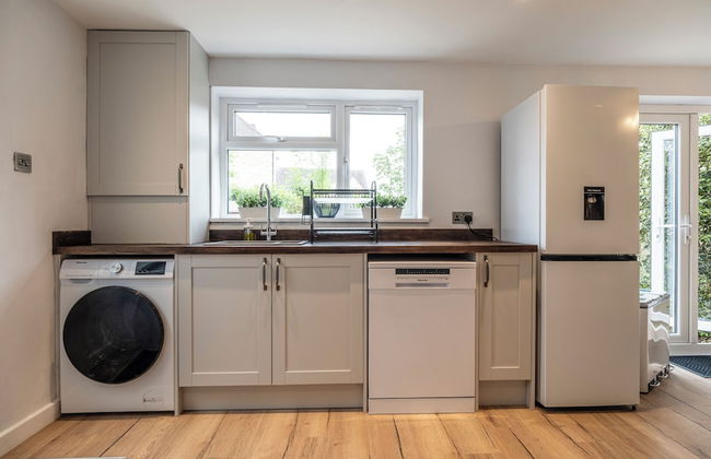 Bright&Spacious 3BD in Centre of Bourton - Photo 31