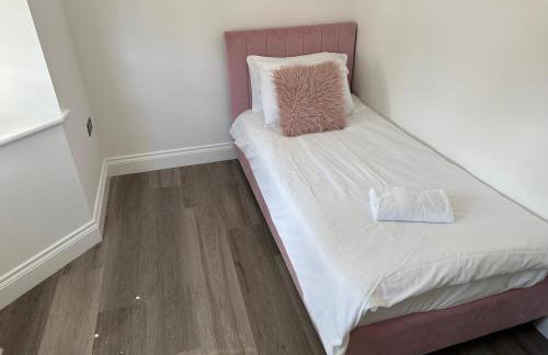 PARK VIEW, 6 bed family home, wifi parking, garden - Foto 17