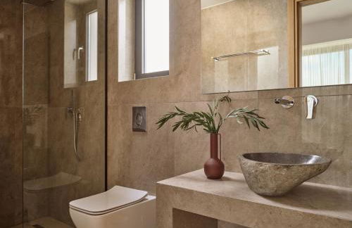 Armela Villa, with Pool & Captivating Views, By ThinkVilla - Foto 33