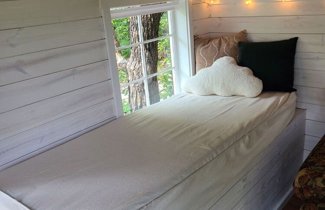 The Treetop Hideaways at Ruby Falls - Photo 24