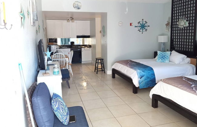 506 Little Harbor Inn - Photo 3