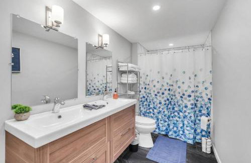 Dave and Busters, Outlets, Convention Center across street w Parking - Sleeps 15 - Foto 26