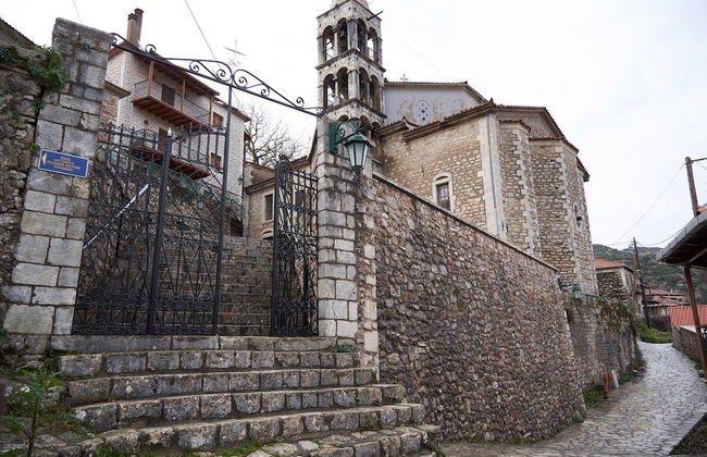 Dandy Villas Dimitsana - a Family Ideal Charming Home in a Quaint Historic Neighborhood - 2 Fireplaces for Romantic Nights - Foto 13