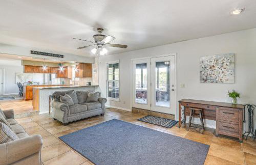 Waterfront Kansas Home with Private Fire Pit! - Foto 5