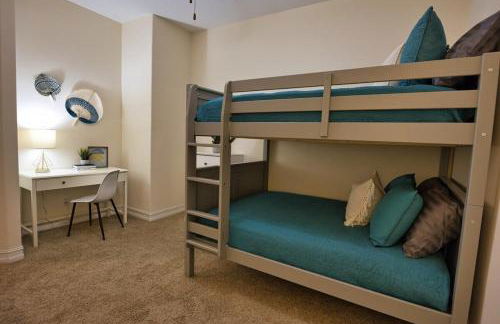 Luxury Townhouse Minutes from Beach and Downtown - Foto 17