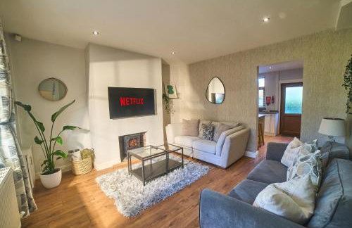 Modern Cosy 2-Bed Terrace with Private Garden - Foto 1