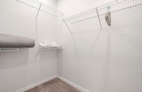 Affordable 2-Bedroom Fishers Pool View - Foto 30