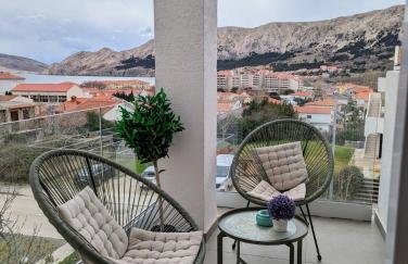 King's Apartment - Photo 1