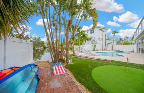 Home ON Key with pool, hot tub, putting green, arcade games, bike & mins to beach! - Foto 1
