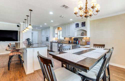 Waterfront Retreat with Dock on Cedar Creek Lake! - Foto 8