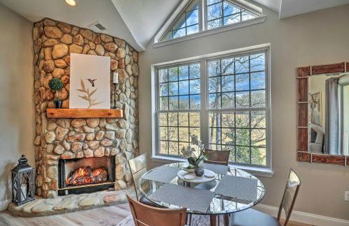 Indoor Pool and Golf Course Views Lake Lure Condo! - Foto 6