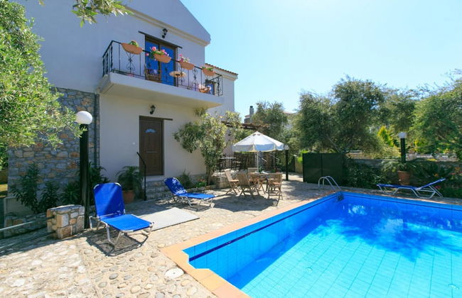 Villa Tzina Large Private Pool Walk to Beach A C Wifi Car Not Required - 1604 - Foto 17
