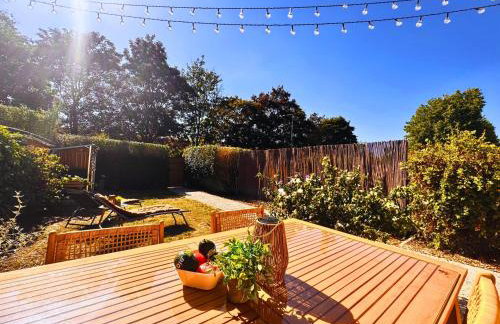 Maison Langevin 2-Bedroom House with Cozy Garden & Patio - Foto 1