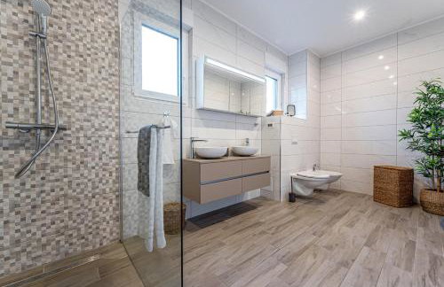 Luxury villa Adris with heated pool, Gym, sauna - Split - Photo 39