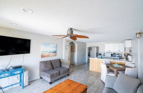 BEACHFRONT COTTAGE LOWER UNIT - Photo 13