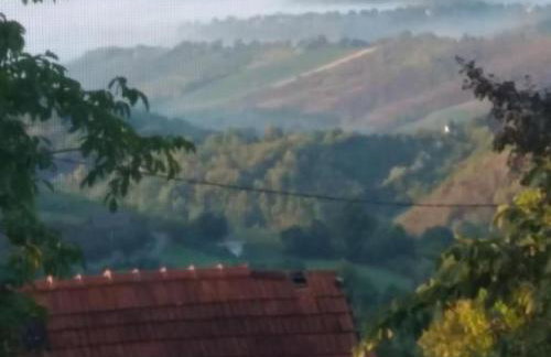 Plesivica Hillside Holiday Home with Hot -Tub - Foto 7