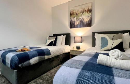 Borage House- Crawley,3BR House, Wifi, Parking, Close to Gatwick Airport, Contractor friendly, short and long term stays welcome - Foto 14