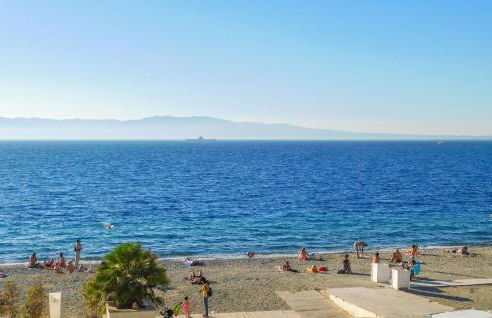 Awesome Apartment In Reggio Calabria - Foto 15