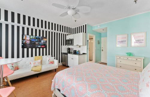The Flamingo Flat | Steps to Beach + Heated Pool - Foto 10