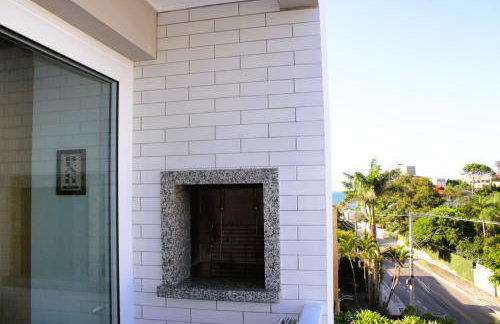 Apto de duas suítes com vista mar - 100 metros da praia em Canasvieiras - Foto 16