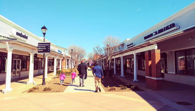 Leesburg Premium Outlets Shopping Tour - Foto 2