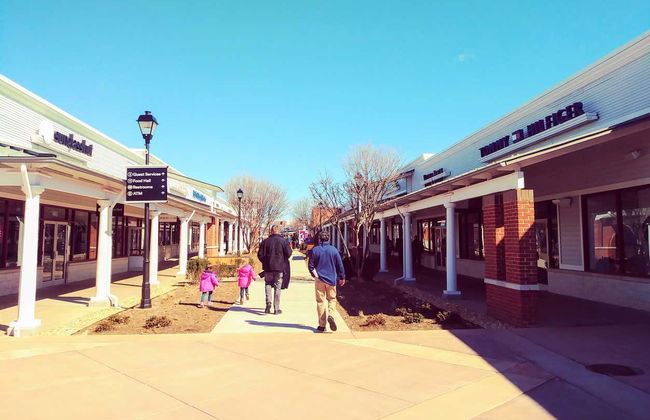 Leesburg Premium Outlets Shopping Tour - Foto 2