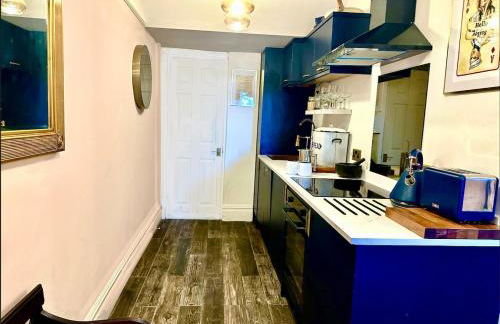 Bay escape beach apartment steps from the sea - Foto 13