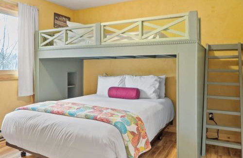 Cozy 2BR with Great Views Near Trails - Photo 14