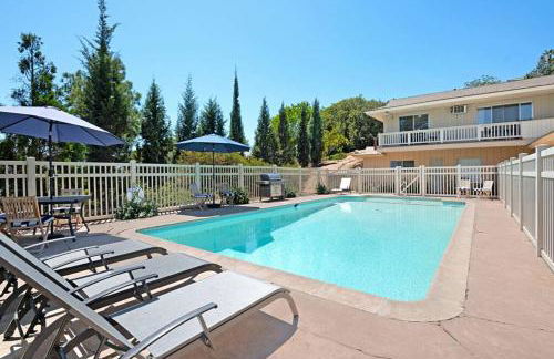 Charming 2 Room La Mesa Casita w/ Pool, BBQ & Yard - Photo 5