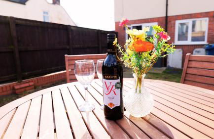 Central Getaway House with Parking, Garden, Wi-Fi - Foto 22