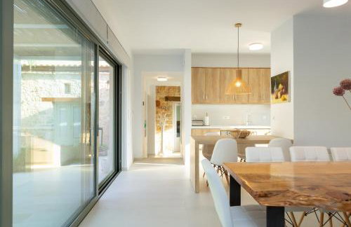 Nature Retreat Green Oasis Villa with Private Pool & Rooftop Hot Tub - Foto 20