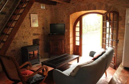 Les Combes avec piscine chauffée au nord Sarlat - Foto 12