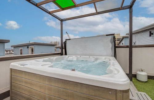 Spacious Denver Home with Private Rooftop Spa - Photo 6