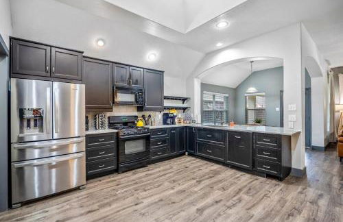 Cypress Gem, Cozy, Central & Pet-Friendly Retreat - Foto 16