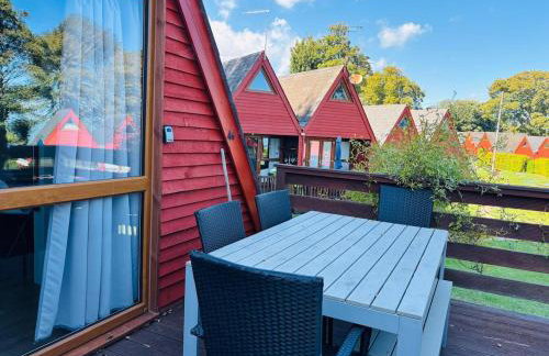 Kingsdowns Top Family Chalet, stunning and cosy interiors, indoor heated pool, mini golf, tennis court, BBQ and beach! - Foto 35