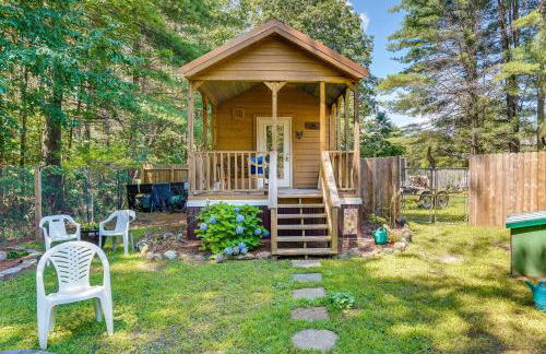 Mayfield Tiny Home with Porch, Walk to Beaches! - Foto 1