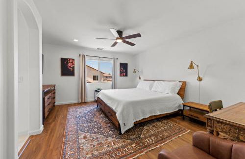 Spacious Private Home with Saltwater Pool & Hot Tub - Foto 26