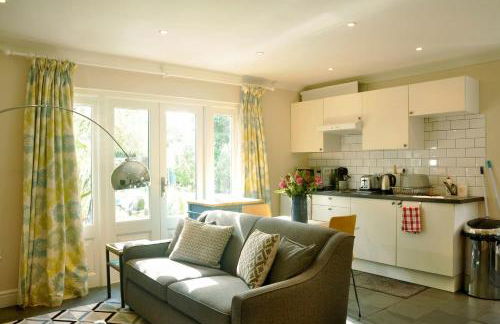Moseley - House - Sleeps 4 - Parking - Garden - Foto 2