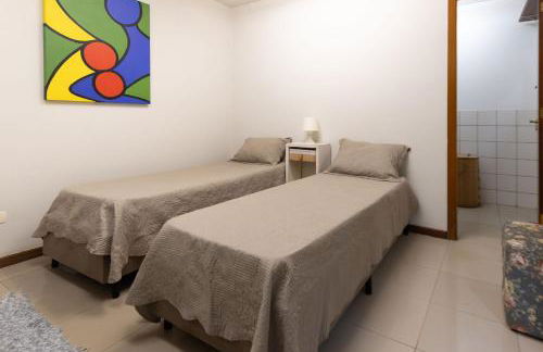 Casa espaçosa com piscina ampla e churrasqueira perto de São Paulo - Foto 52