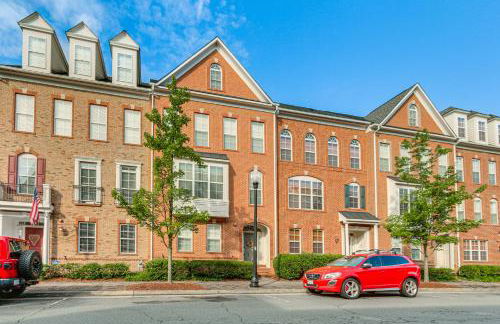 Modern 3BR Townhome | 3 Mi to Dulles and Reston TC - Foto 25