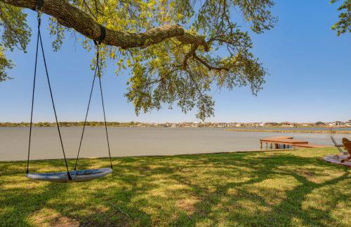 Modern Lake Conroe House with Lakefront Park and Deck! - Photo 41