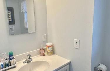 5BR Waterfront Hot Tub Kids Playscape Pets Family Compound! - Foto 78