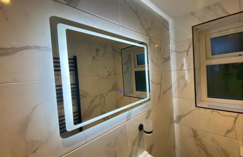 The Cwtch, Log Fire, Sleeps 6, Nr Zip World, Brecon and Bike Park Wales - Photo 30