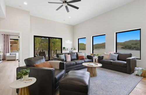 Modern Lakefront Escape | The Twelve - Foto 10