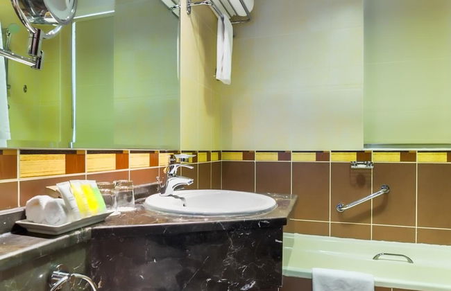 Executive Suites - Photo 28