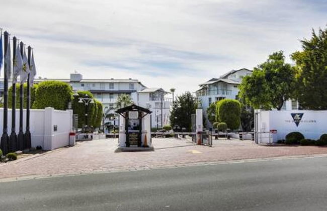 Aqua Views at the Waterclub in Cape Town - Photo 21