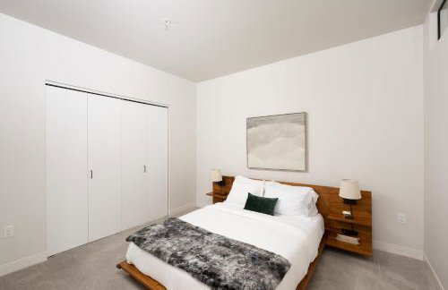 East Side Luxury 1BR Apt - Near Brady St with Balcony and Lounge - Foto 9