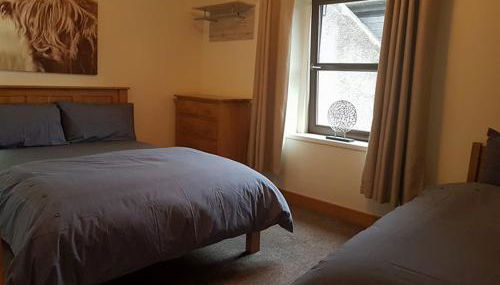 Yvi's 2-3 Bedroom Town Apartment - Foto 3